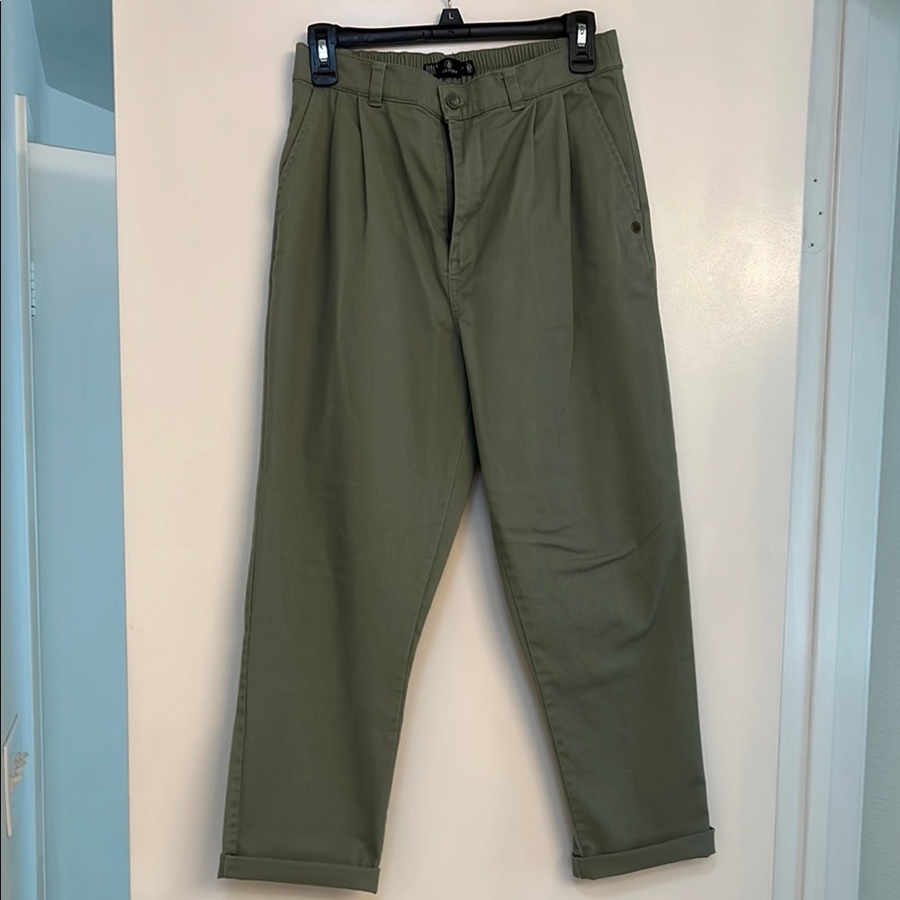 Volcom woman’s Green Chinos Relaxed Fit